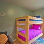 Modern Moab Townhome With Shared Pool And Hot Tub!