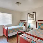 5C Sweet Redcliff Condo, Pool & Hot Tub