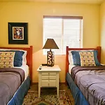 Cw343 - Great Downtown Location With A Private Hot Tub