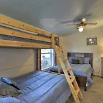Red Rock Rambler Moab Home With Hot Tub And Views!