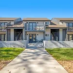 Modern Mesa 1
