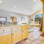 Rim Village D4