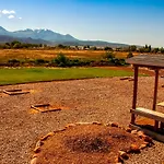 Moab Desert Home, 4 Bedroom Private House, Sleeps 10, Pet Friendly