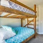 Moab Vacation Rental Pool And Hot Tub Access!