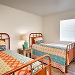 2G New Moab Redcliff Condo, Pool & Hot Tub