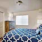 2I Top Floor Moab Redcliff Condo, Pool & Hot Tub