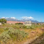 Redrock Moab Tiny House W Large Loft Site 8