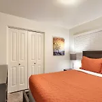 6A Family Friendly Redcliff Condo Pool & Hot Tub