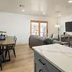 Near Downtown Stylish 2Br With Amazing Patio - 6