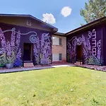 Downtown Cozy Home Base - Purple Sage 8