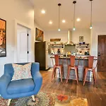 Moab Digs - Your Downtown Basecamp!