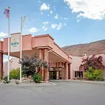 Quality Suites Moab Near Arches National Park