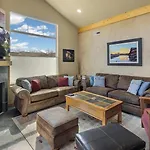 Rim Village I1