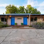 Adventure Haven Near Downtown - Rose Tree 3