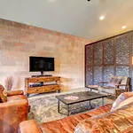 Bella Casa- Downstairs Unit