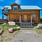 Pet-Friendly Moab Cabin With Mtn Views And Bbq!