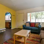 Inn 3 - Downtown 1 Bedroom Unit, Sleeps 6 With Shared Hot Tub
