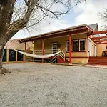 Scarlet At Stellaruby Cottages