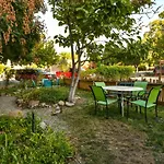 Lodge 5 - Downtown Location. Studio With Shared Hot Tub. Minutes To Arches N.P.