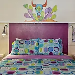 Lodge 5 - Downtown Location. Studio With Shared Hot Tub. Minutes To Arches N.P.