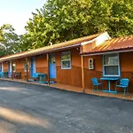 Lodge 7 - Downtown Location. Studio With Shared Hot Tub. Minutes To Arches N.P.