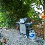 Lodge 7 - Downtown Location. Studio With Shared Hot Tub. Minutes To Arches N.P.