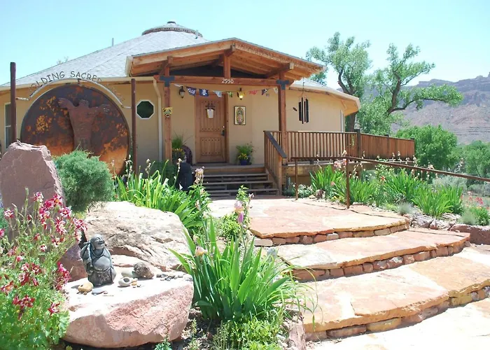 Red Moon Lodge