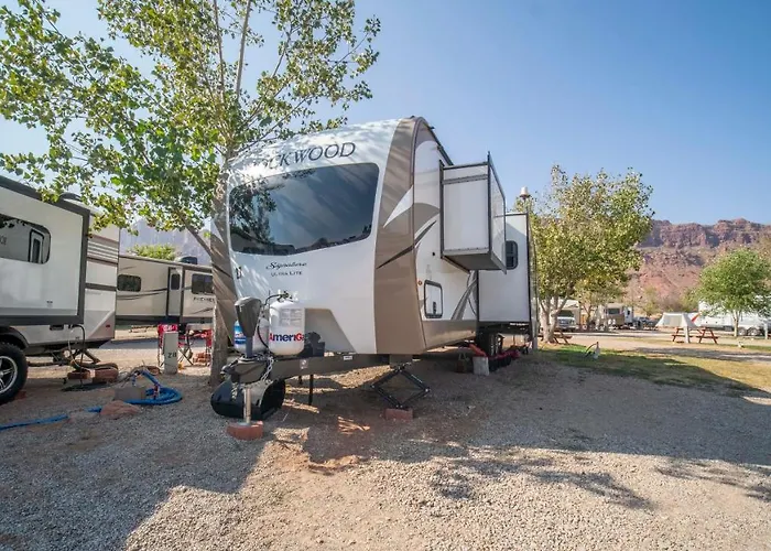 Outdoor Glamping Rockwood Trailer Ok28