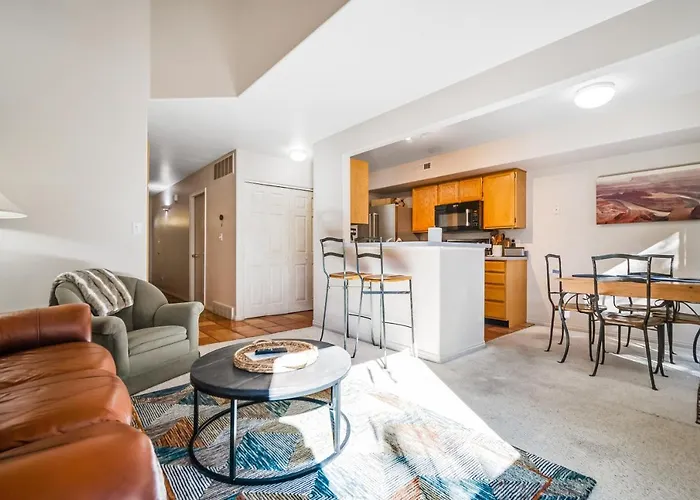Canyon Wind Casita