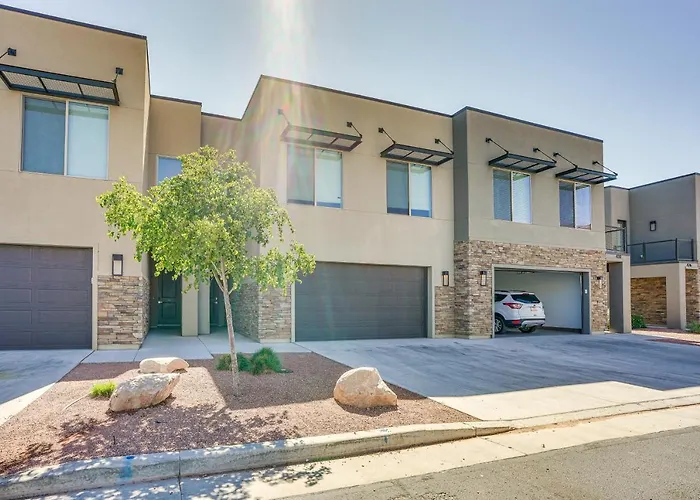 Moab Vacation Rental Pool And Hot Tub Access!