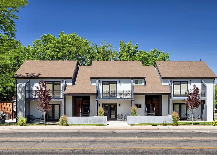 Near Downtown Stylish 2Br With Amazing Patio - 3