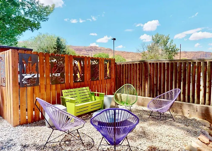 Downtown Cozy Home Base - Purple Sage 7