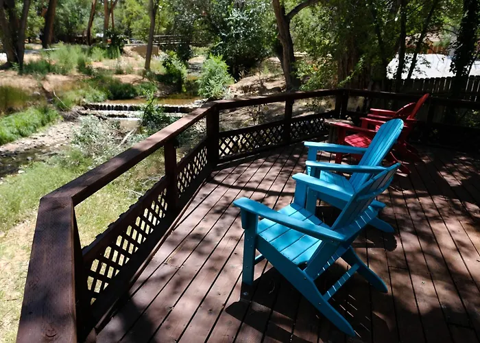 Creekside Guest Cottage