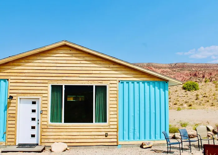 Shipping Container Home - Sleeps 18!