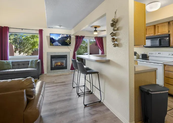 3287 Fairway Loop