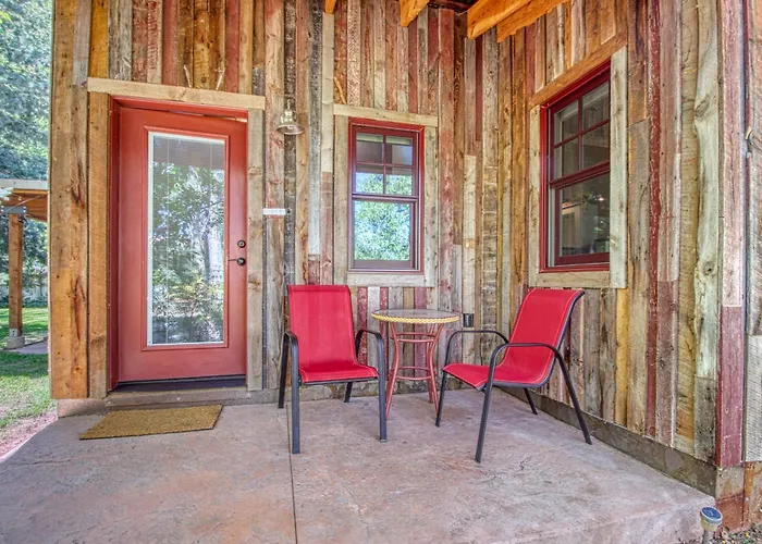 Creekside Cowa-Bungalow!