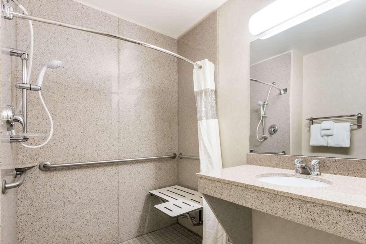 Wingate By Wyndham 3*