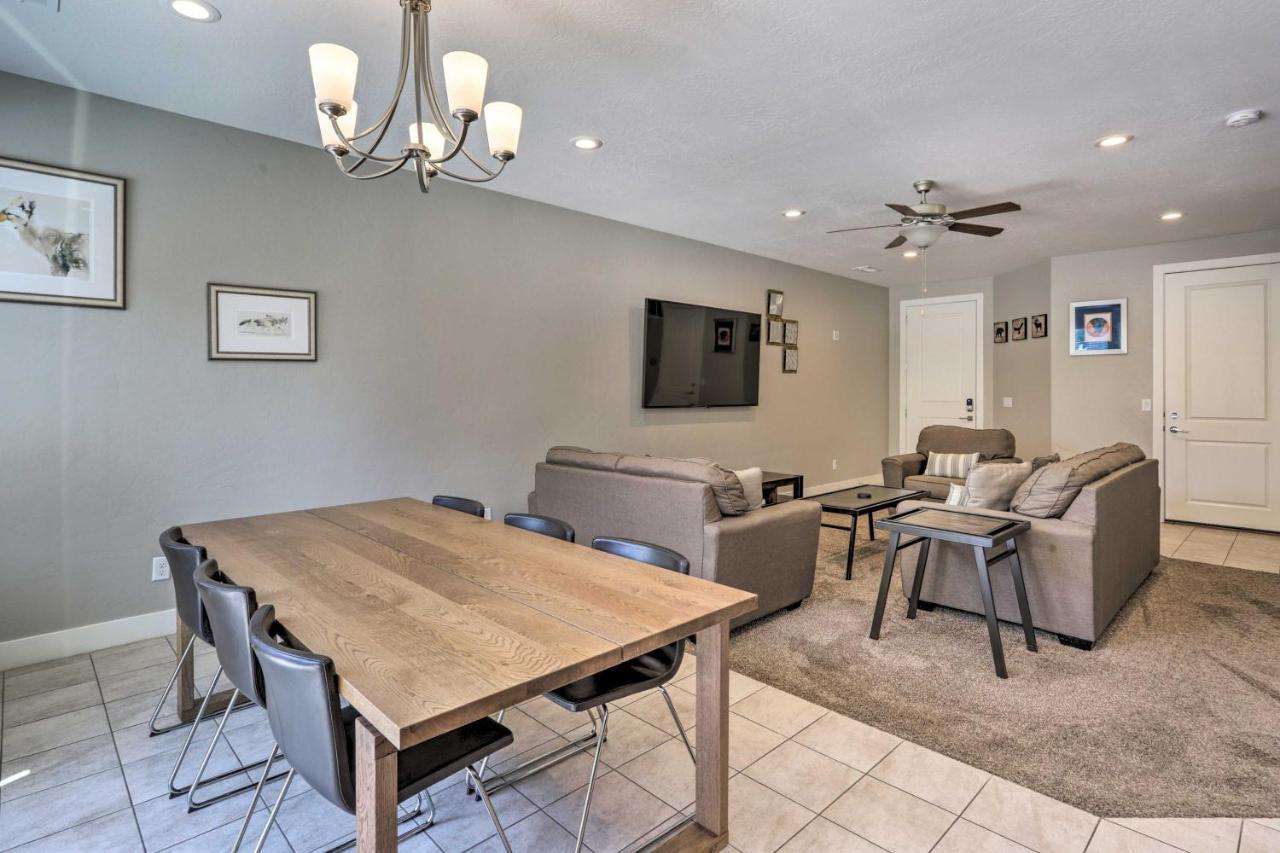 Luxury Downtown Townhome With Pool Access! Moab