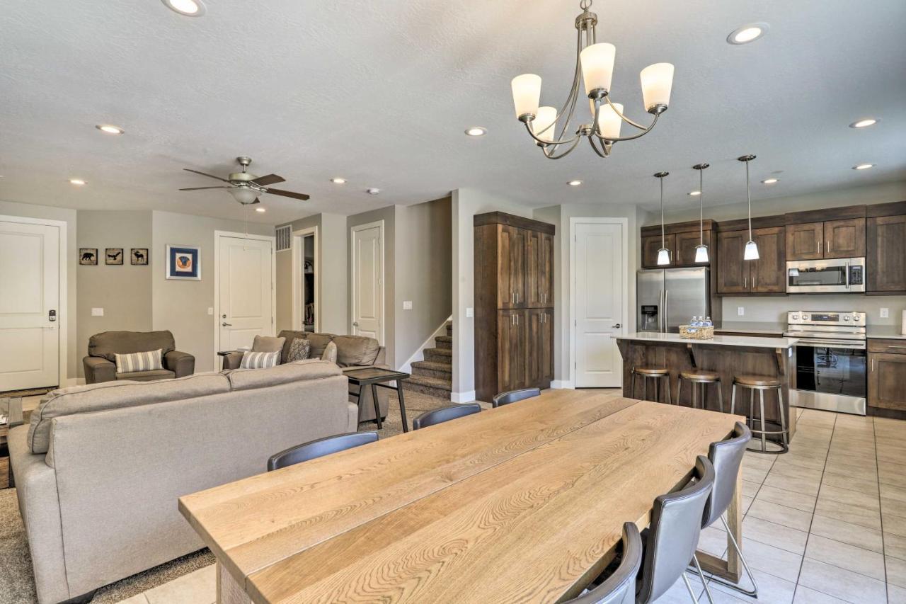 Luxury Downtown Townhome With Pool Access! * Moab