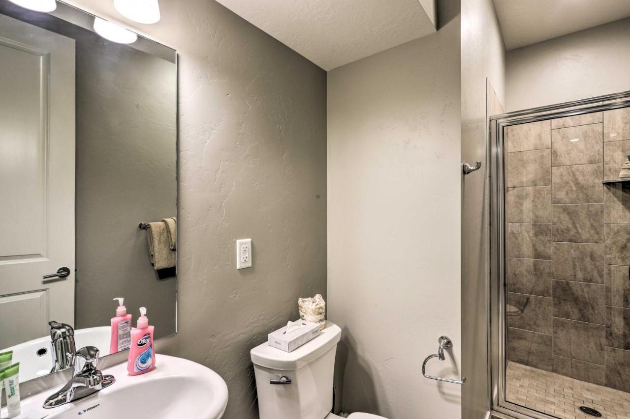 Holiday home Luxury Downtown Townhome With Pool Access! Moab