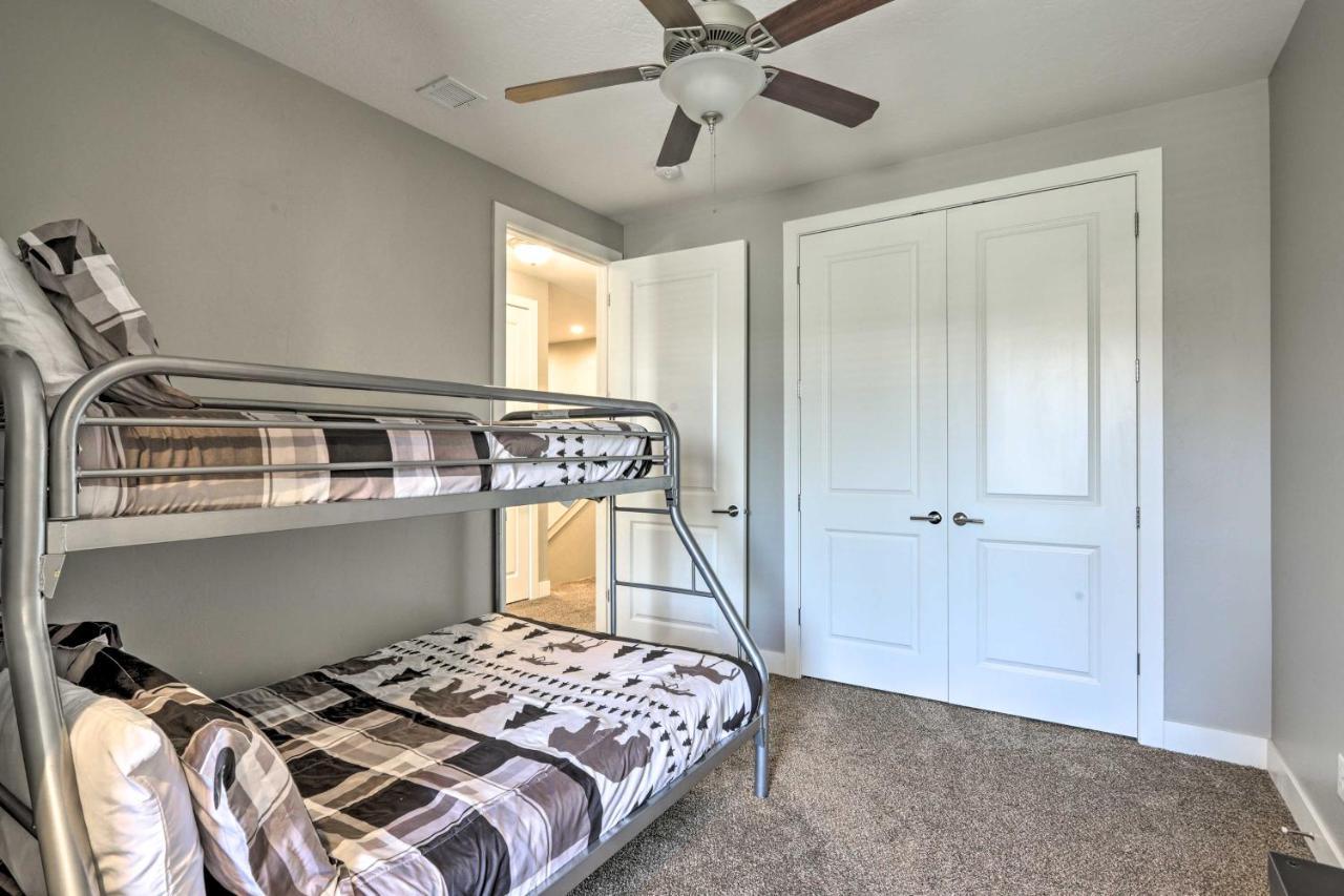 Holiday home Luxury Downtown Townhome With Pool Access! Moab