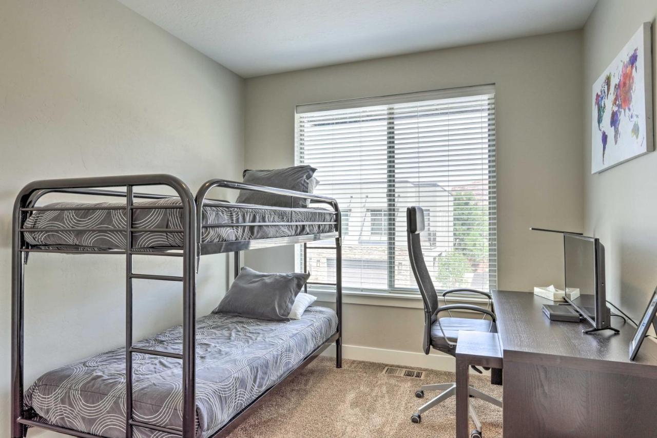 Luxury Downtown Townhome With Pool Access!