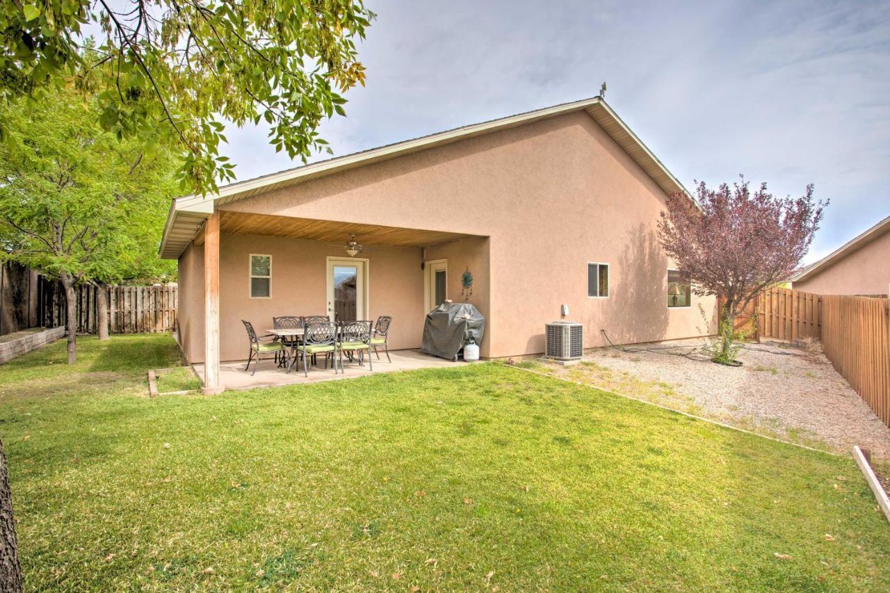 Holiday home Modern Townhome With Shared Pool And Hot Tub!