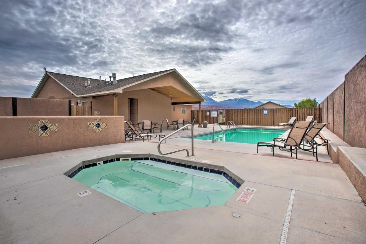 Modern Townhome With Shared Pool And Hot Tub! Holiday home *