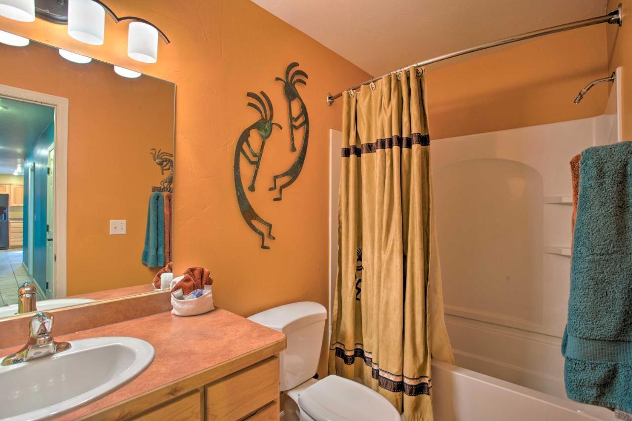 Modern Townhome With Shared Pool And Hot Tub! Holiday home Moab