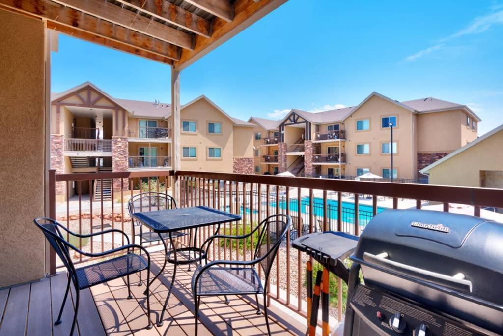 5h Our Redcliff Condo, Pool & Hot Tub Apartment Moab