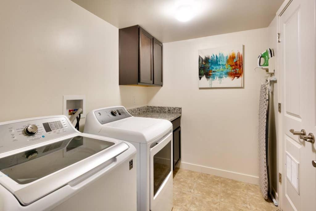 Apartment 5h Our Redcliff Condo, Pool & Hot Tub
