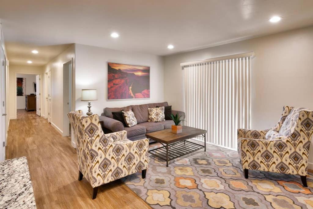 6h Spacious Redcliff Condo, Pool & Hot Tub Moab