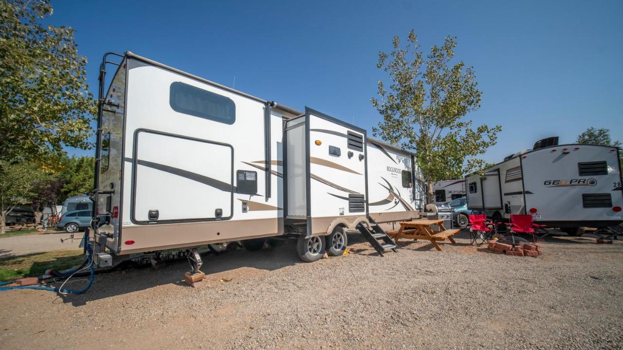 Apartment Outdoor Glamping Rockwood Trailer Ok28