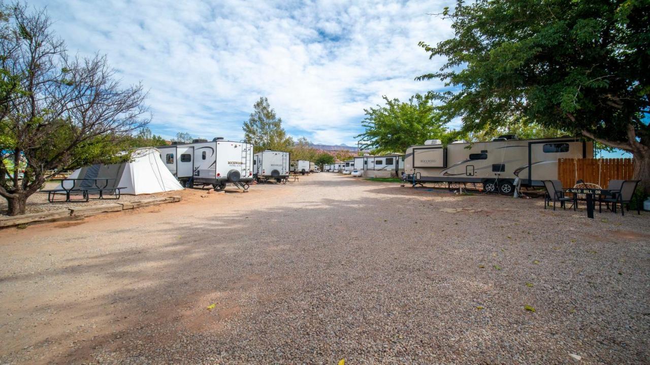 Outdoor Glamping Large 5th Wheel Setup Ok4a Apartment *